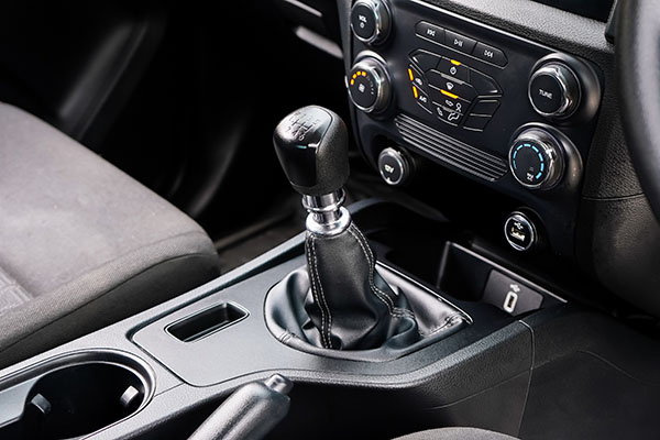 Why Are My Cars Electronics and Buttons Malfunctioning? | Advanced Auto Care Center Florida